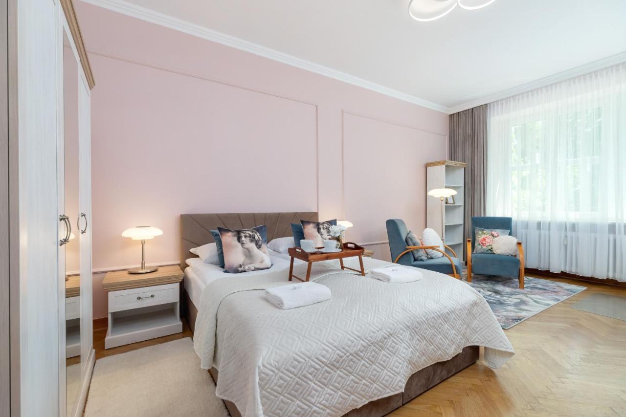 Luxurious & Unique Apartment Mickiewicza Cracow By Renters Prestige Krakkó Kültér fotó