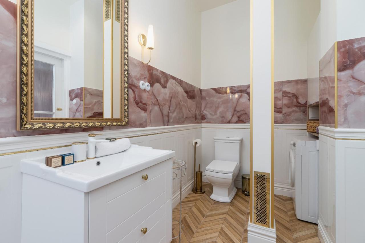 Luxurious & Unique Apartment Mickiewicza Cracow By Renters Prestige Krakkó Kültér fotó
