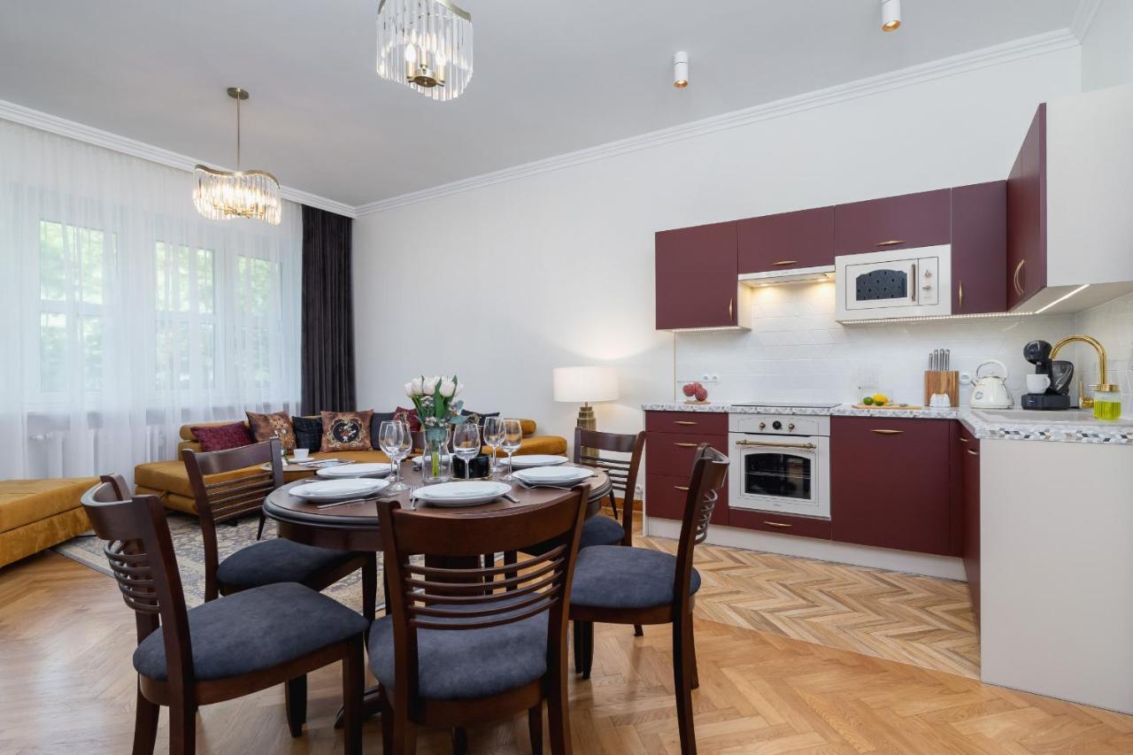 Luxurious & Unique Apartment Mickiewicza Cracow By Renters Prestige Krakkó Kültér fotó