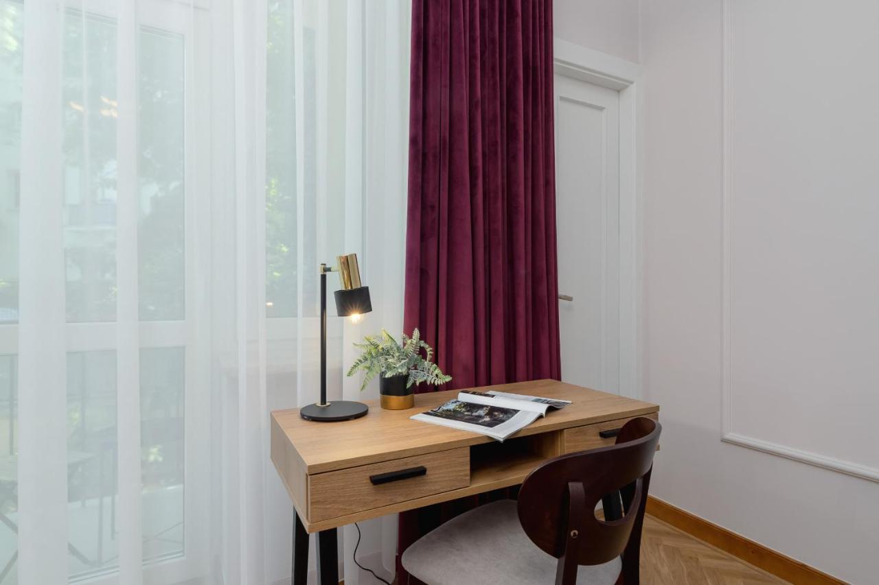 Luxurious & Unique Apartment Mickiewicza Cracow By Renters Prestige Krakkó Kültér fotó