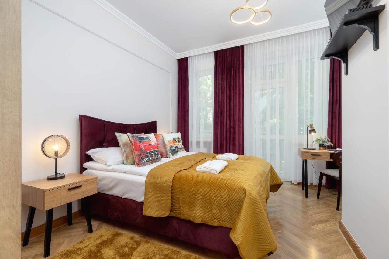 Luxurious & Unique Apartment Mickiewicza Cracow By Renters Prestige Krakkó Kültér fotó
