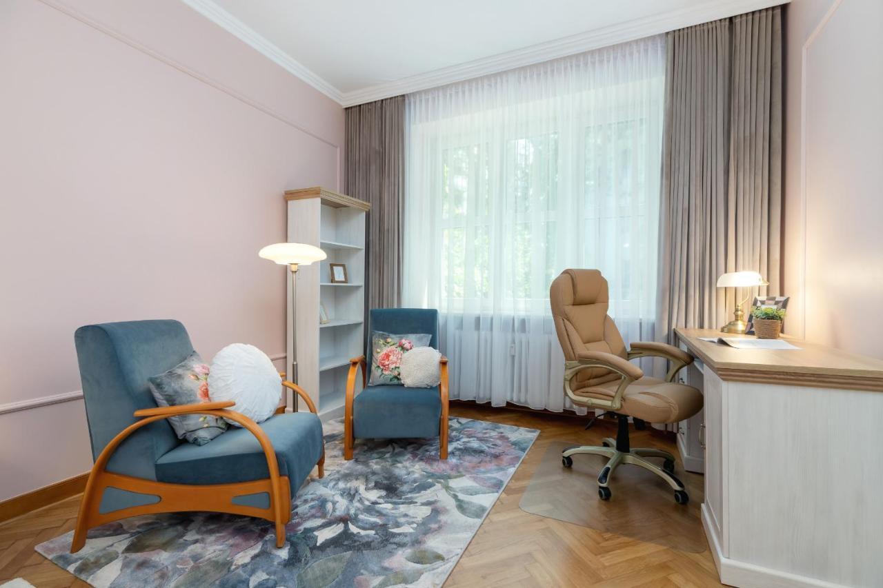 Luxurious & Unique Apartment Mickiewicza Cracow By Renters Prestige Krakkó Kültér fotó