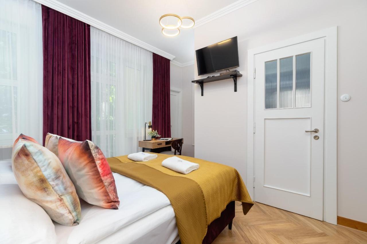 Luxurious & Unique Apartment Mickiewicza Cracow By Renters Prestige Krakkó Kültér fotó
