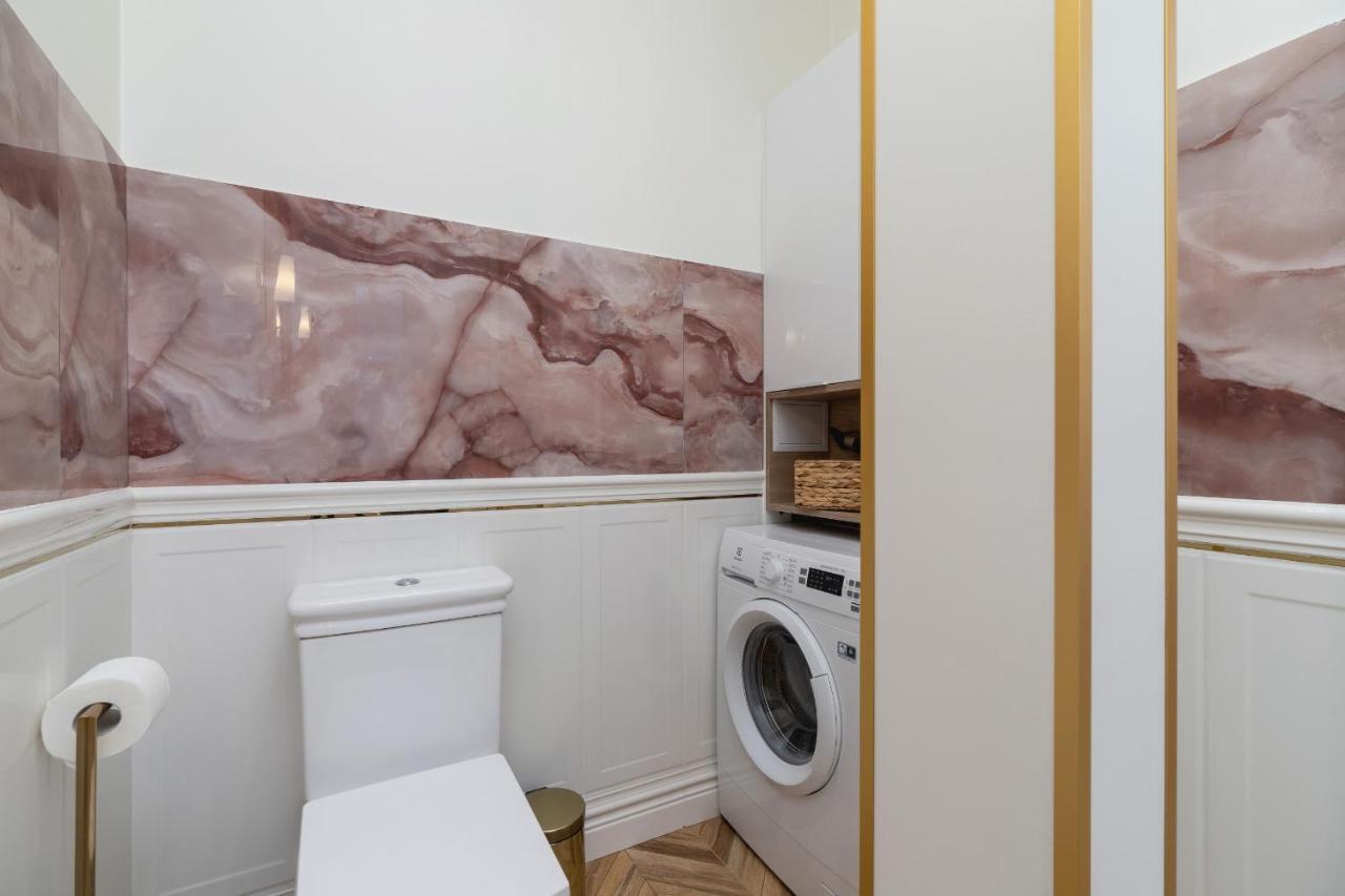 Luxurious & Unique Apartment Mickiewicza Cracow By Renters Prestige Krakkó Kültér fotó